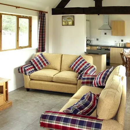 The Roost Villa Stratford-upon-Avon Exterior photo